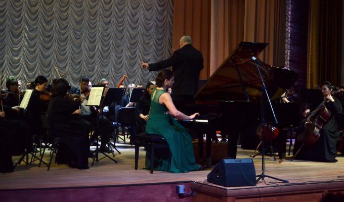 Відбувся концерт Академічного симфонічного оркестру Луганської обласної філармонії за участю Лауреата міжнародних конкурсів Вікторії Швець /фортепіано/