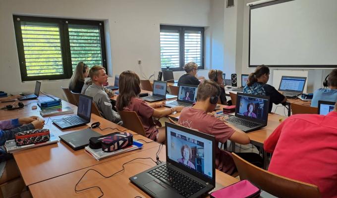 69 вихованцям санаторної школи із Сєвєродонецька облаштували кабінети для навчання в Австрії