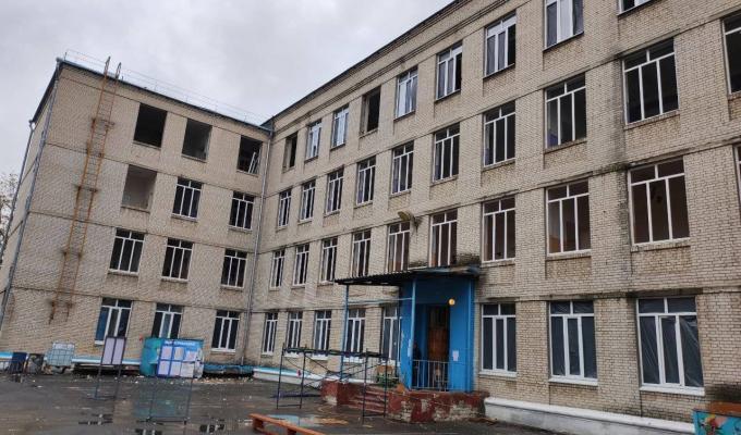 У Сєвєродонецьку 840 учнів отримують завдання на подвір’ях шкіл, навчаються самостійно вдома без світла та Інтернету