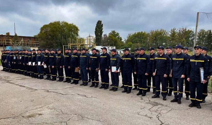 Вогнеборці Луганщини допомагають іншим регіонам і готові миттєво вирушити в рідну область після її деокупації
