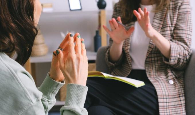 Допомога психолога надається переселенцям з Луганщини у Києві