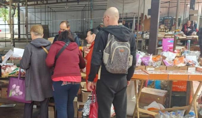 Гривня вдвічі нижча – ціни вдвічі вище. Жителі окупованих територій скаржаться на ціни на продукти харчування