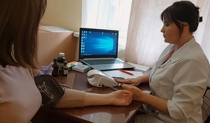 За тиждень лікарями-переселенцями з Рубіжного прийнято понад 800 жителів громади, готується відкриття відділення в Дніпрі