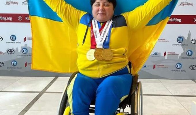 Спортсменка-паралімпієць з Луганщини Наталія Олійник виборола золото європейської першості з пауерліфтингу