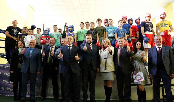 Відремонтована зала боксу в Кремінній є прикладом ефективної взаємодії обласної та районної влади, – Сергій Філь