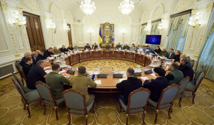 Сергій Гайдай під час засідання РНБО доповів Володимиру Зеленському про  численні порушення та маніпуляції зі списками виборців під час так званого "референдуму" на окупованій частині Луганщини