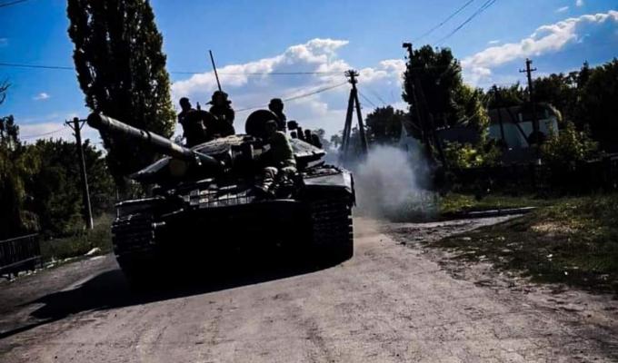 Примусово мобілізованих чоловіків з Луганська без підготовки направляють до підрозділів, які зазнали найбільших втрат, у Кремінній відключили зв'язок та виписали з лікарні усіх цивільних пацієнтів