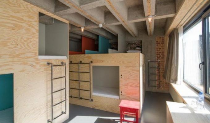  Волонтери відремонтували житло для працівників Рубіжанської панчішної мануфактури у Львові