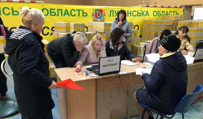 Понад 540 переселенців минулого тижня отримали допомогу у гумштабі Сєвєродонецька у Дніпрі