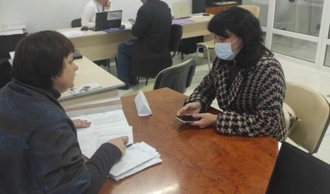 Переселенців з Луганщини в Чернівцях щосереди консультують з питань зайнятості