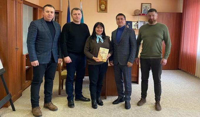 На Рівненщині Луганський обласний онкологічний диспансер розширює площі, із обладнанням допоміг Червоний Хрест