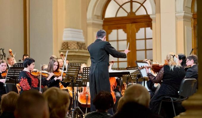 «Симфонія незламності» та «Переможна» – Луганський Академічний симфонічний оркестр представив нову програму
