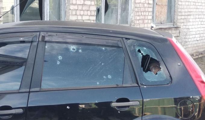 Бойовики знов обстріляли мирних жителів: зранку постраждало Щастя, – Сергій Гайдай