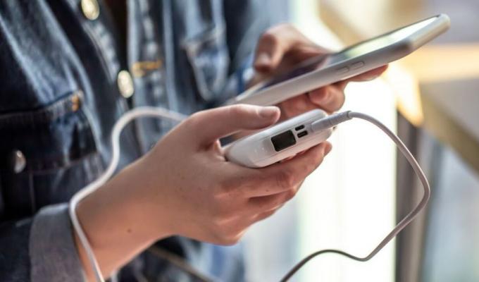  Мінреінтеграції закликає громадян активніше використовувати текстові повідомлення для комунікації з операторами "гарячих ліній" відомства