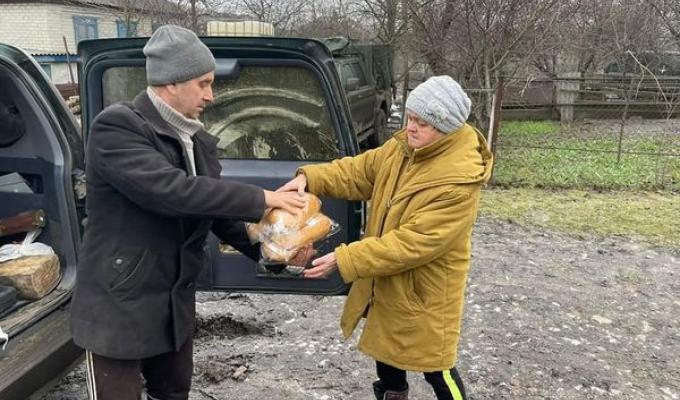 Жителям Макіївки та Новоселівського доставлено гуманітарну допомогу