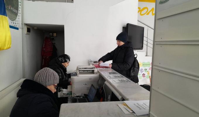 Понад 220 жителів Луганщини за тиждень отримали допомогу у Вінниці