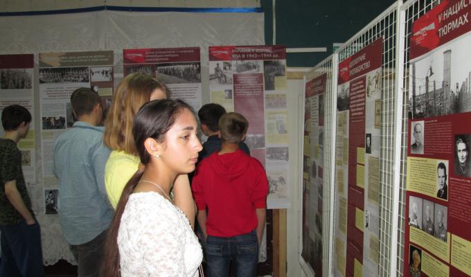 У Станиці Луганській проведено виставку, присвячену боротьбі УПА з нацизмом
