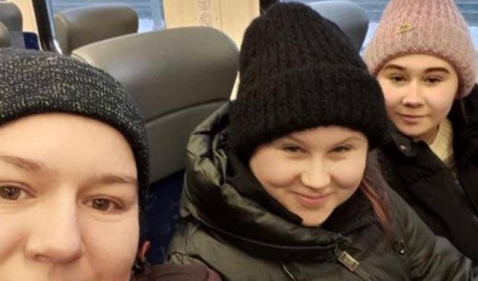  Депортовані рашистами діти з Кремінної повернулися в Україну