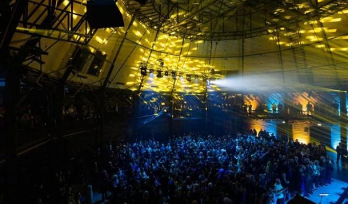 Мобільний шпиталь для Луганщини. У Латвії відбувся благодійний вечір на підтримку України