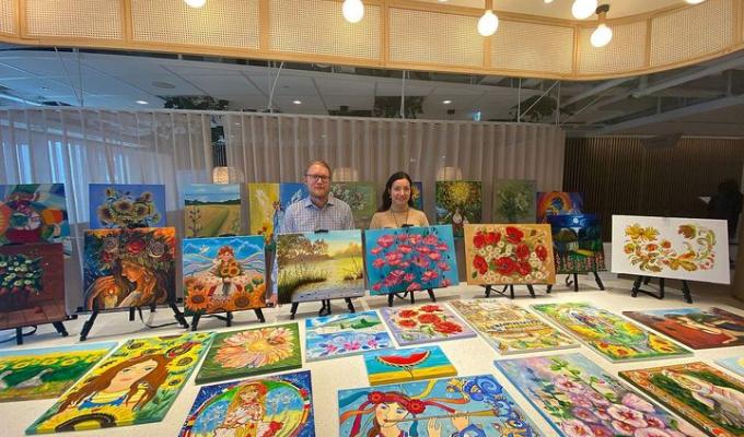 Роботи учнів Кремінської художньої школи представлені на благодійній виставці у Лондоні