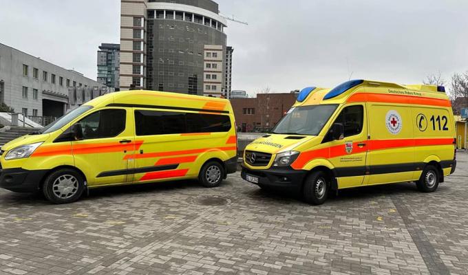 Для Рубіжанської та Старобільської лікарень передані автомобілі швидкої допомоги