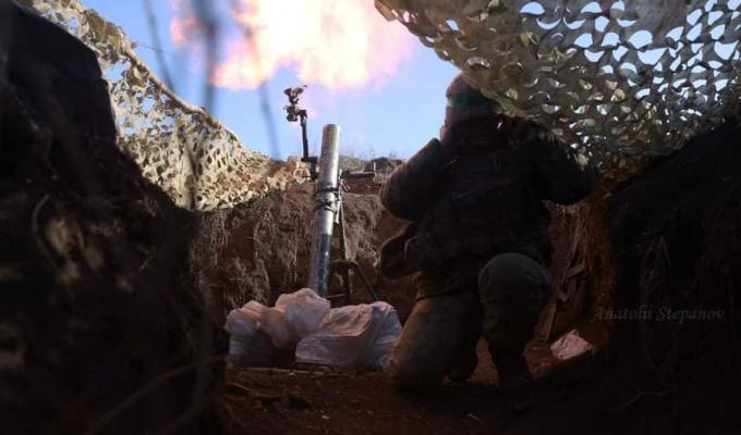 Склад боєприпасів, два танки та вісім мінометів росіян знищили минулої доби наші військові на Лиманському та Куп’янському напрямках