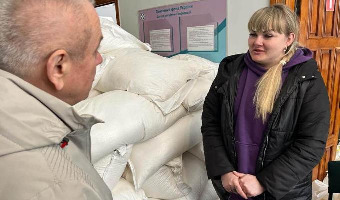 Багатодітна мама з Луганщини розповіла, як родині допомагають у гуманітарному хабі Гірської громади. Національний моніторинг додержання та захисту прав дітей-ВПО стартував з Хмельниччини