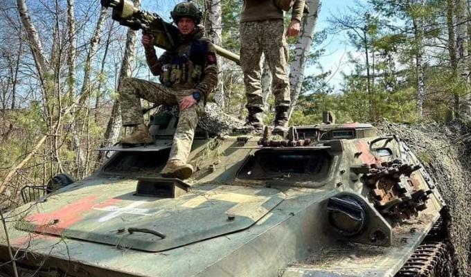 Втрати на Луганщині регулярні війська рф компенсують мобілізованими, у школах на окупованих територіях допомагатимуть оформляти російські паспорти, шахти в Довжанську готують до закриття – в зміну спускаються лише по шість чоловік