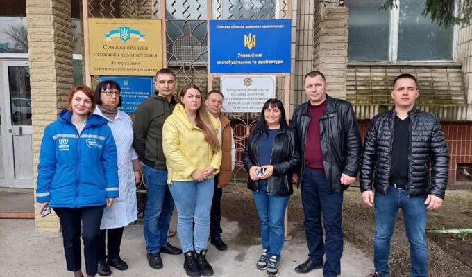 До штабу у Сумах нашим ВПО привезли ліки