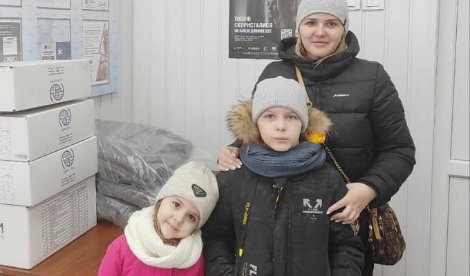 Ще 200 родинам переселенців з Луганщини в Івано-Франківську видали посуд, постільну білизну та матраци