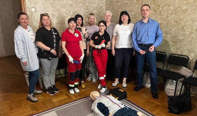 Готуємося до деокупації: понад 130 співробітників підприємств та місцевих військових адміністрацій Луганщини завершили курси домедичної допомоги 