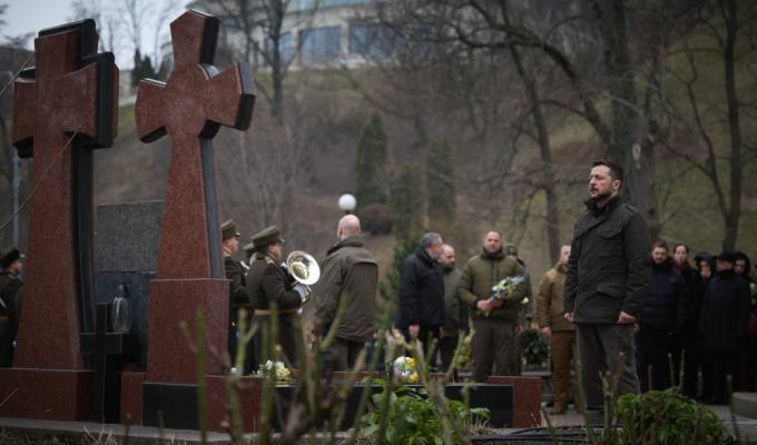 Президент на Аскольдовій могилі ушанував пам’ять Героїв Крут