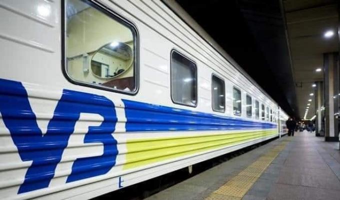 Укрзалізниця відновлює сполучення до Покровська 
