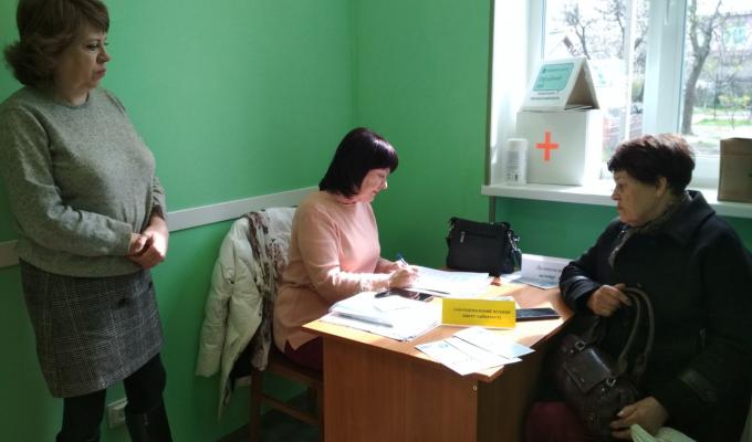Понад 4100 посилок для наших ВПО підготували для відправки «Укрпоштою» хаби Попаснянщини на цьому тижні