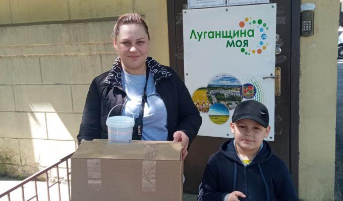 Протягом тижня близько 600 ВПО Луганщини отримали допомогу в Нижньодуванському хабі в Харкові 