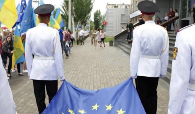 Із Днем Європи луганчан привітав Артем Лисогор