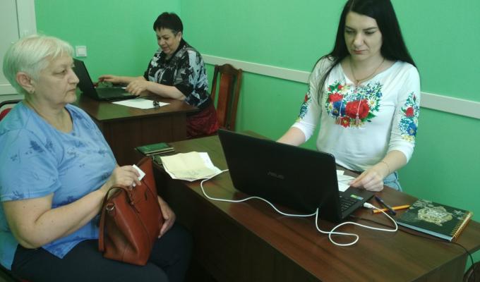 Майже 1100 переселенців отримали допомогу у хабах Попаснянщини упродовж тижня