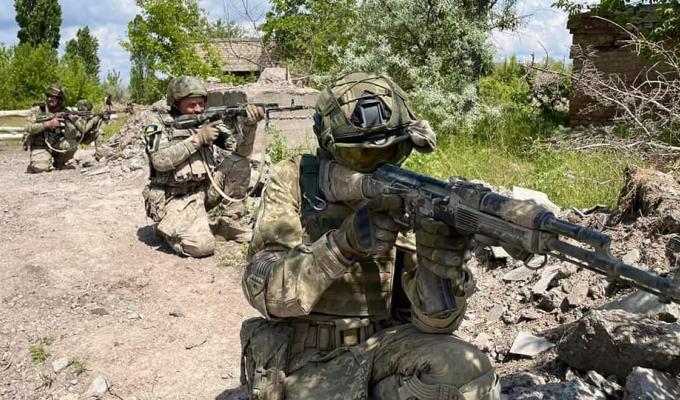 По Сергіївці росіяни завдали удар з авіації, замість вирішення санітарно-епідемічних питань окупаційна влада Сєвєродонецька пропонує шукати інші будинки для заселення, у так званій «лнр» розглядають введення шестиденки – для потреб фронту