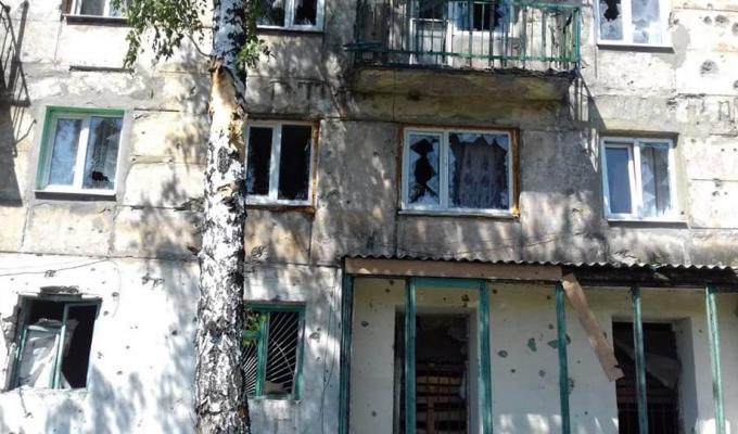 У Новотошківському ліквідують наслідки вчорашнього обстрілу