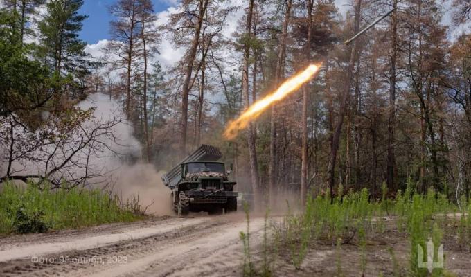 До вересня окупанти вимагають підприємців Сєвєродонецька підтвердити право власності на торговельні площі, у Новопскові організували перепис населення з телефонними номерами, ворог активізувався у Серебрянському лісництві