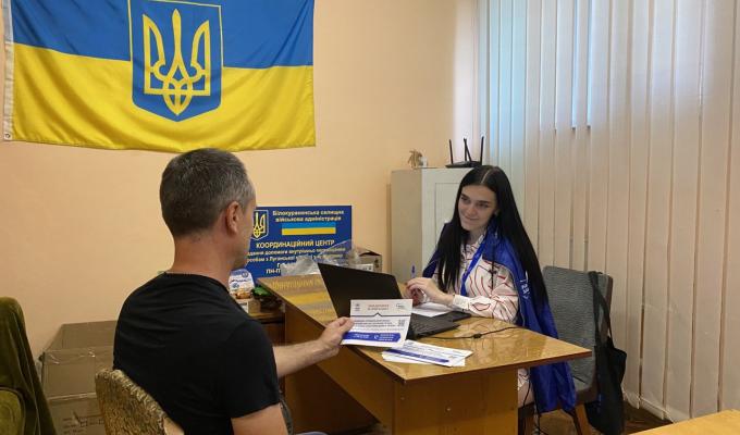 Жителі Луганщини у хабі в Житомирі можуть звернутися до лікаря, психолога, юриста, скористатися послугами перукаря