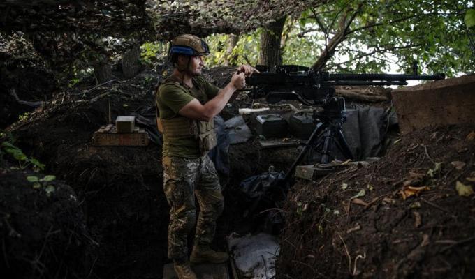 Влітку не робили – окупанти обіцяють відновлення показових ремонтів ближче до зими, впевненість в результаті – день голосування на так званих «перших» виборах скоротили на третину, біля Новоєгорівки загарбники атакують і з землі, і з повітря 