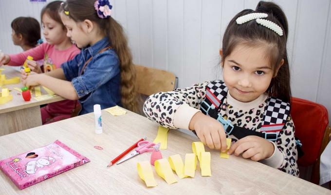 У Дніпрі організували творчий гурток для дітей-переселенців