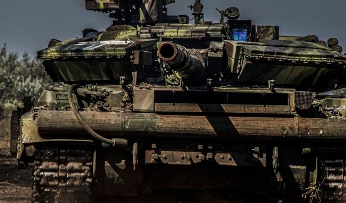 Новолюбівку росіяни обстріляли фосфорно-магнієвими боєприпасами, на багатоповерхівках Сєвєродонецька та Лисичанська розвішані попередження за дзвінок по мобільному, у Лисичанську масово зрізають дерева – готуються до зими