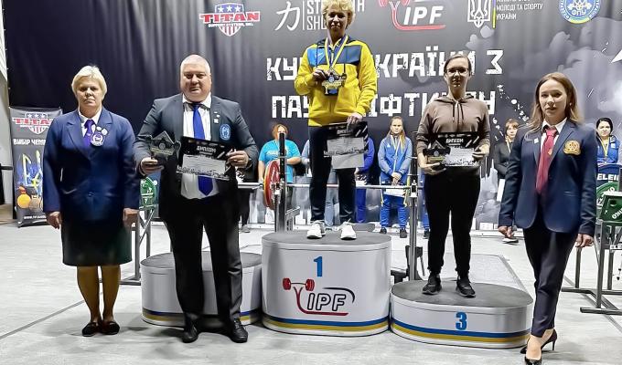 Жіноча команда Луганщини з пауерліфтингу – срібний призер кубка України