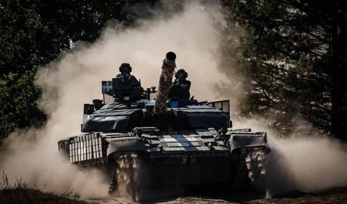 Окупаційна влада Рубіжного за жовтень збирається привласнити приватні будівлі банків та магазинів, проблему зі зв’язком в Сєвєродонецьку вирішують встановленням стаціонарних телефонів, під Макіївкою відбито ще п’ять атак росіян