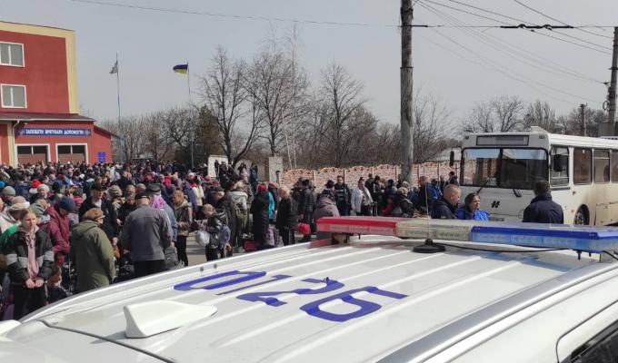 Евакуйовані майже 300 сєвєродончан, бажаючих в Лисичанську набагато більше, – Сергій Гайдай