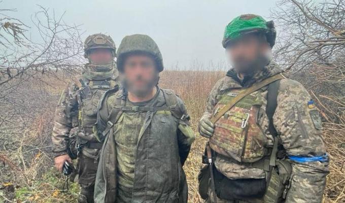 На Сватівському напрямку «виживший масквіч» потрапив до рук українських прикордонників. Він – єдиний, хто залишився живим з цього російського підрозділу