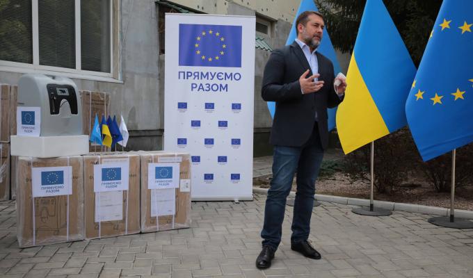 Лікувальні заклади Луганщини отримали 50 кисневих концентраторів
