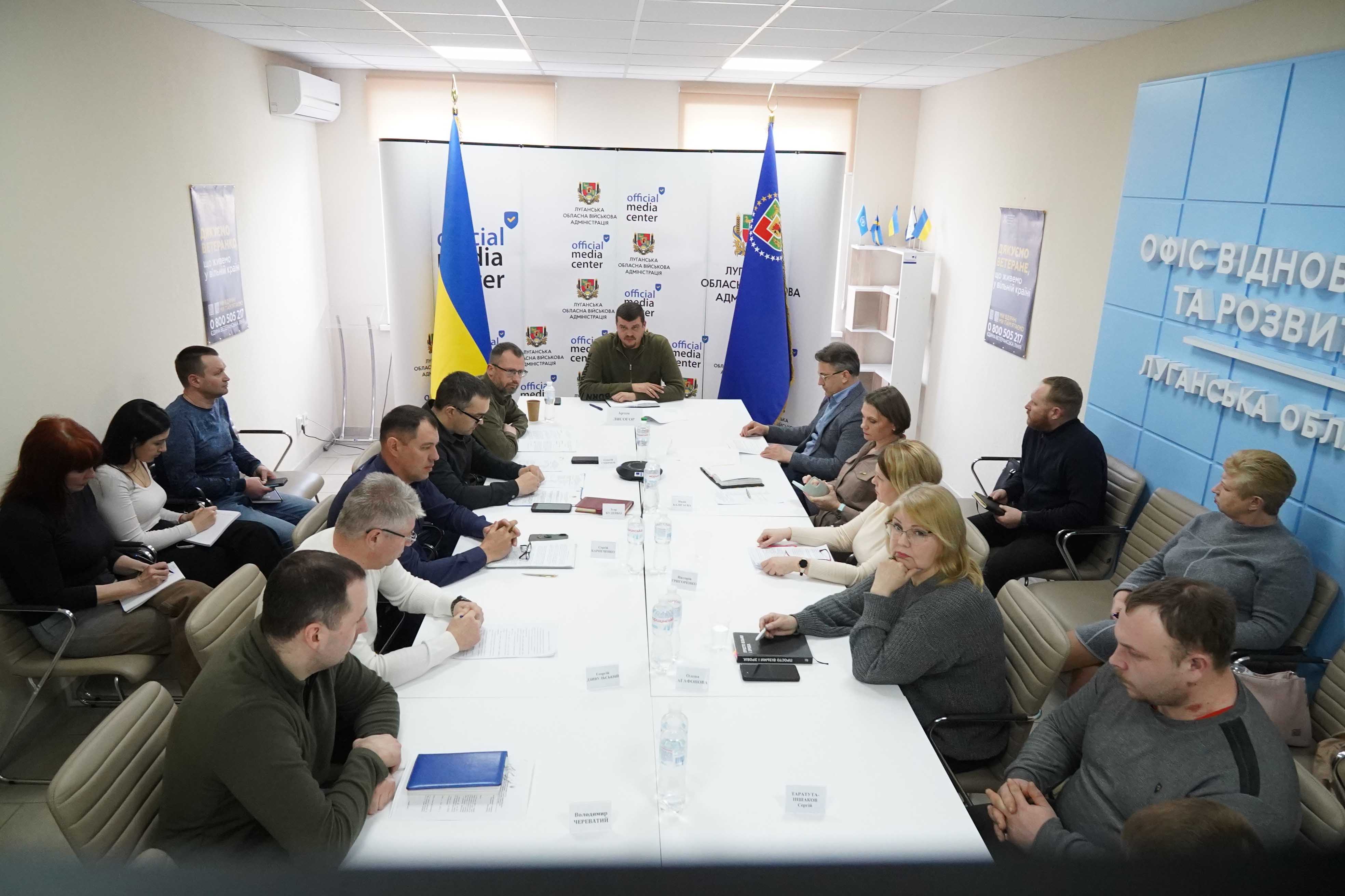 Найважливіше – забезпечити людей  роботою, насамперед – ветеранів, які повернулись до цивільного життя, – Артем Лисогор під час «Діалогу з бізнесом» Луганщини